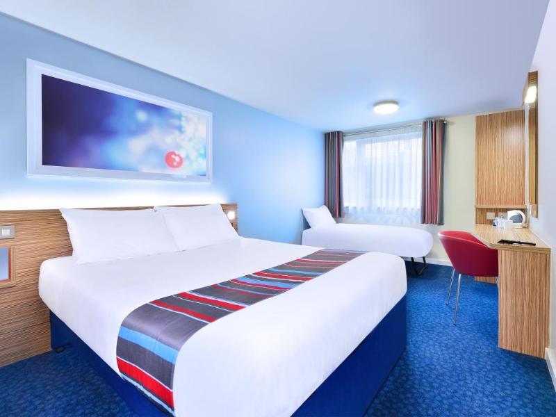 Travelodge Saltash Esterno foto