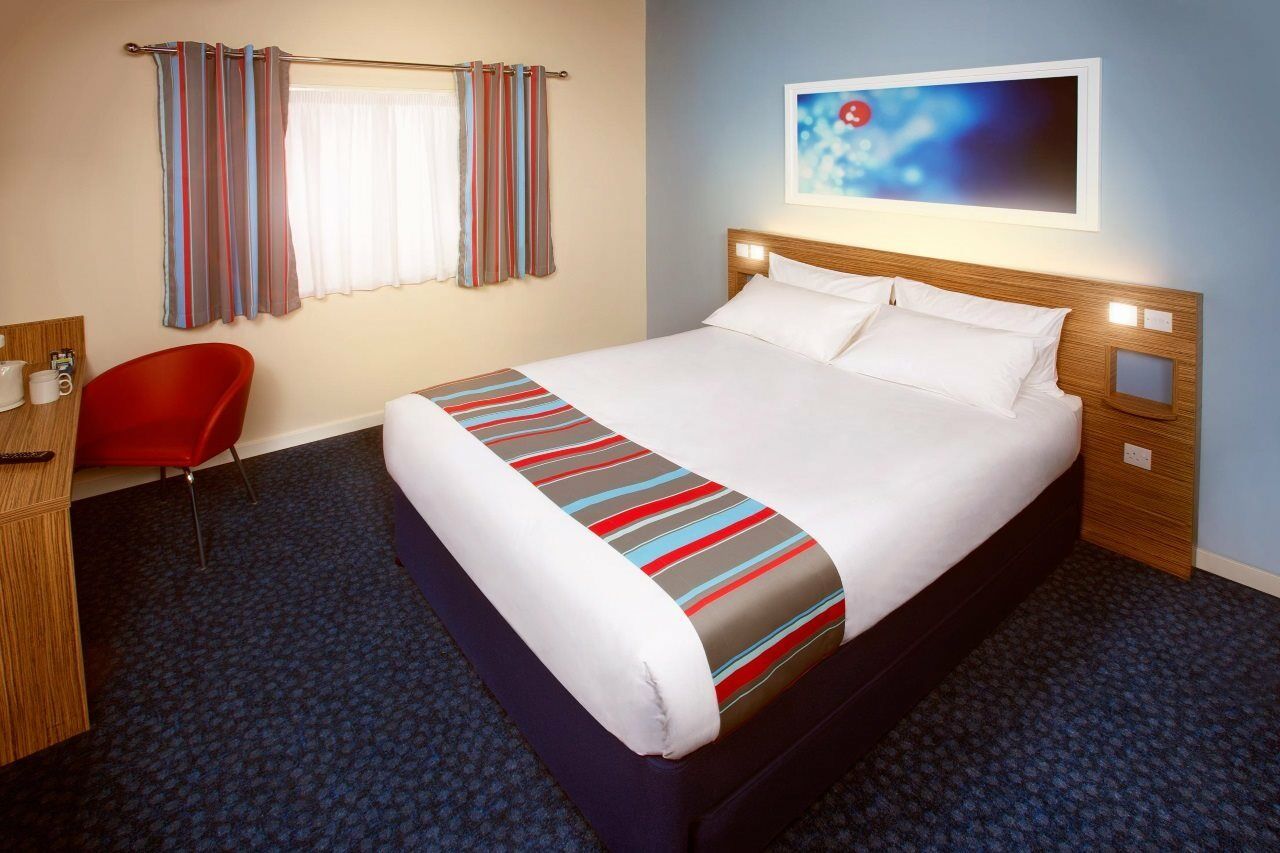 Travelodge Saltash Esterno foto