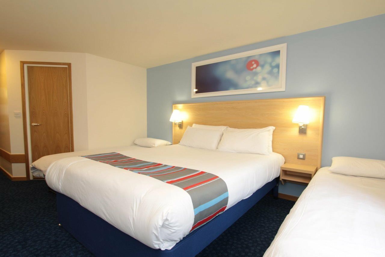 Travelodge Saltash Esterno foto